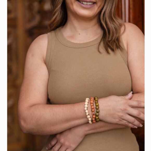 TAGUA Stackable Sustainable Vegan Ivory Bead Bracelets - Picture 8 of 9